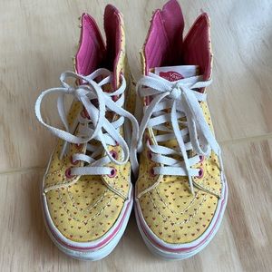 Toddler hi top vans size 11. Yellow with pink hearts